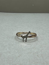 Load image into Gallery viewer, tiny giraffe ring
