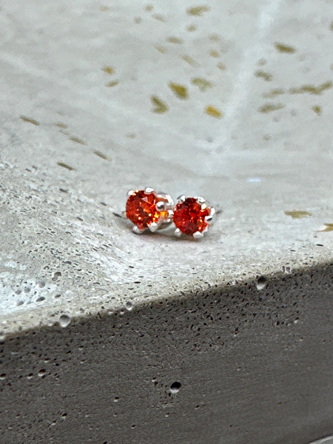 Orange CZ stud earrings - 3mm