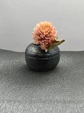 Load image into Gallery viewer, metallic mini vase
