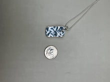Load image into Gallery viewer, swirly pendant
