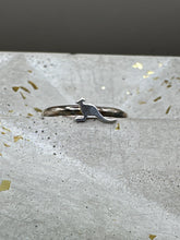 Load image into Gallery viewer, teeny kangaroo ring
