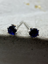 Load image into Gallery viewer, blue sapphire stud earrings - 2mm
