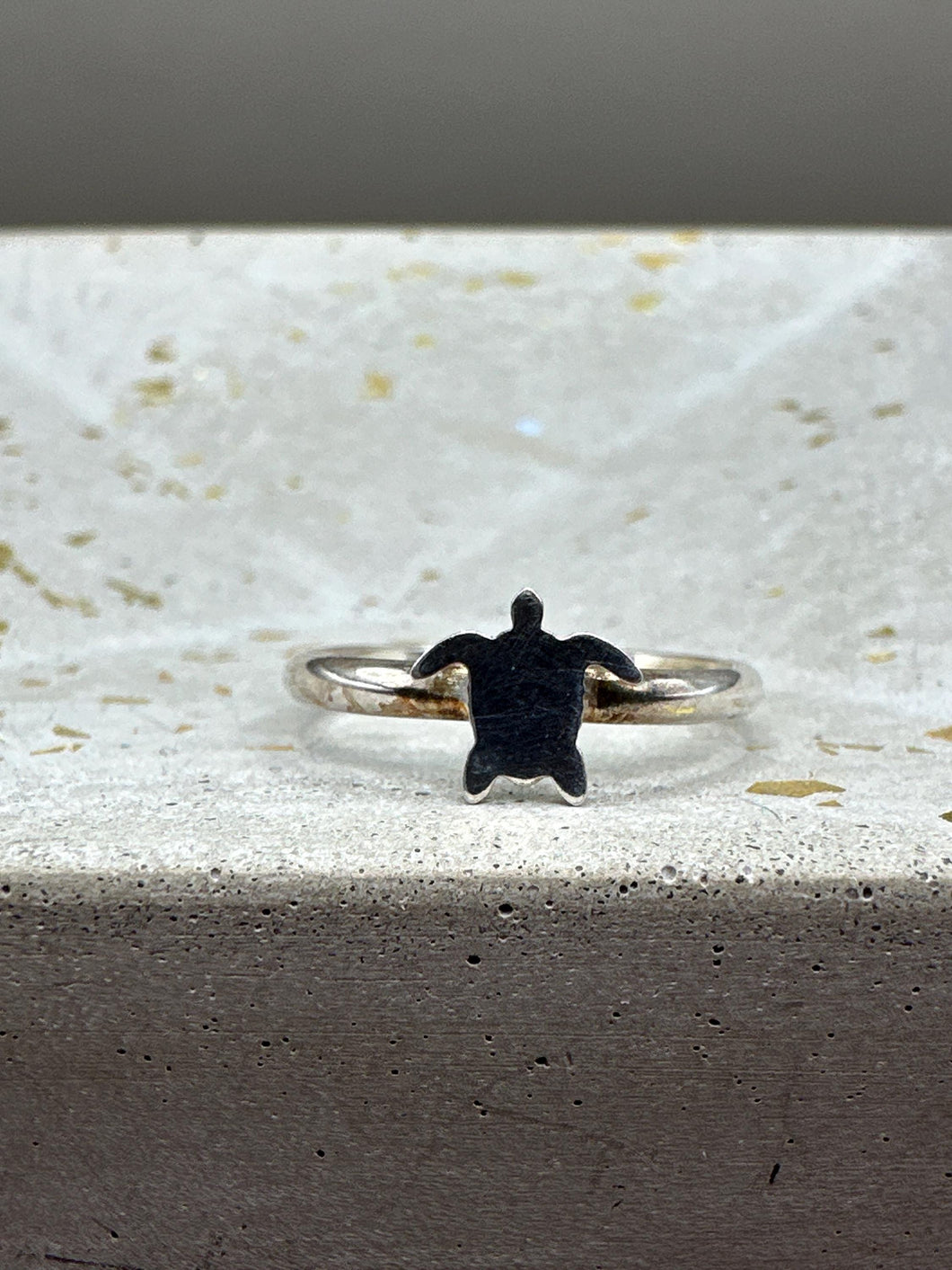 teeny turtle ring