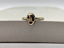 Load image into Gallery viewer, face ring I in 14K gold
