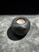 Load image into Gallery viewer, metallic mini vase
