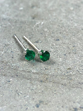 Load image into Gallery viewer, emerald stud earrings - 2mm
