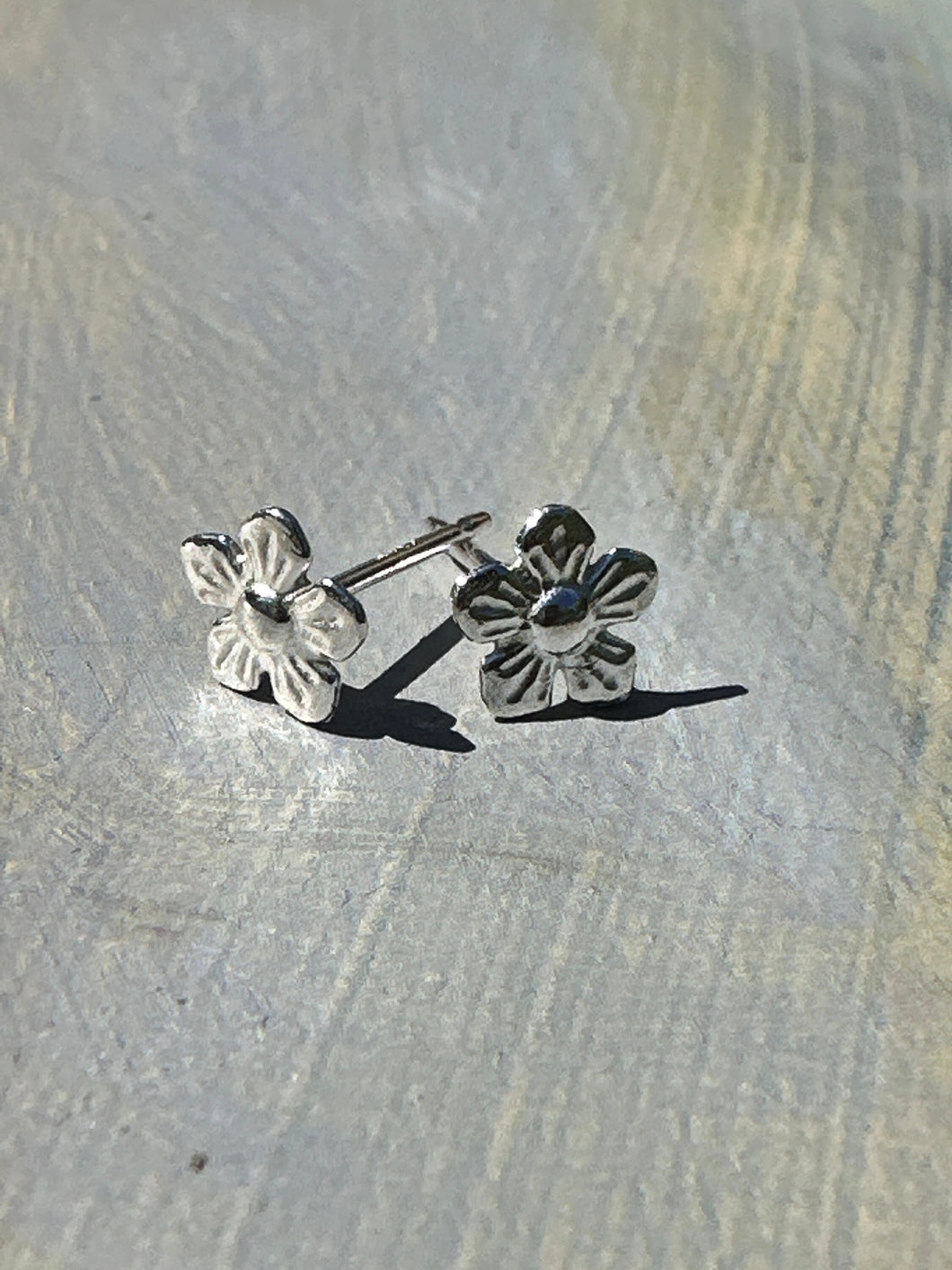 tiny flower stud earrings
