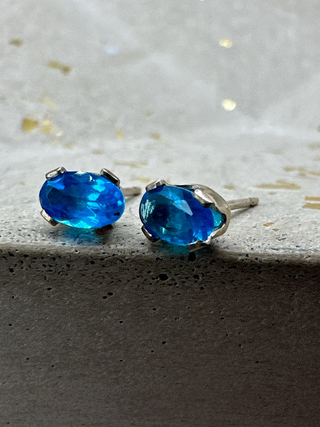 oval apatite stud earrings