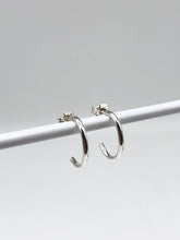 Load image into Gallery viewer, silver hoop earrings
