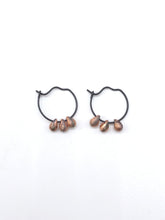 Load image into Gallery viewer, black hoops with copper beads
