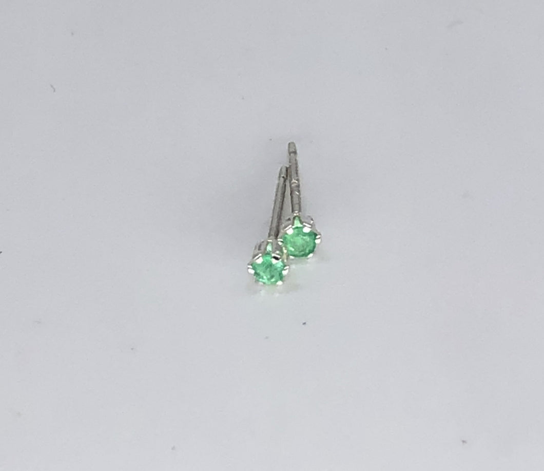 emerald stud earrings - 2mm