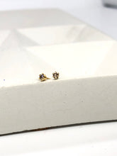 Load image into Gallery viewer, champagne diamond stud earrings - 2mm
