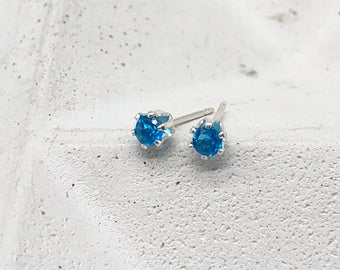 apatite stud earrings - 3mm