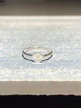 Load image into Gallery viewer, sterling silver &quot;?&quot; ring
